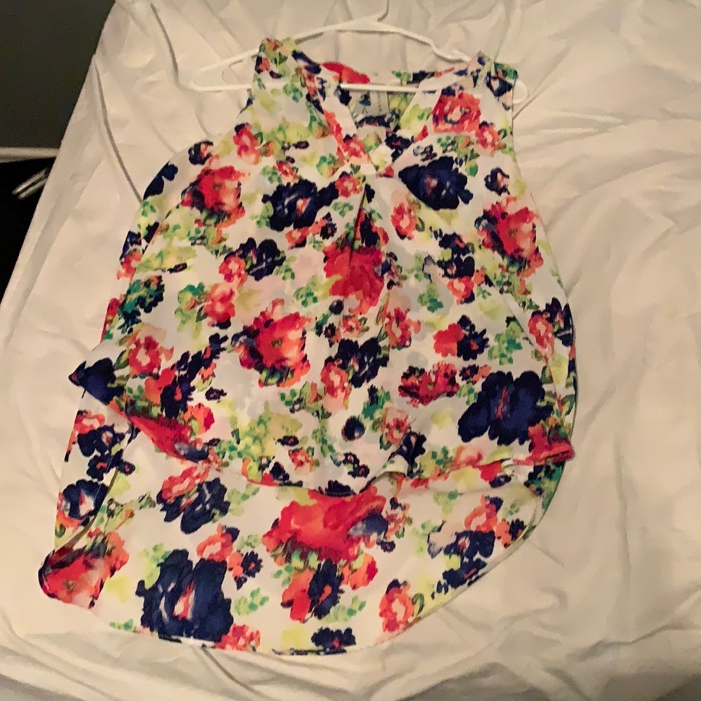 Paint splatter pattern no sleeve shirt